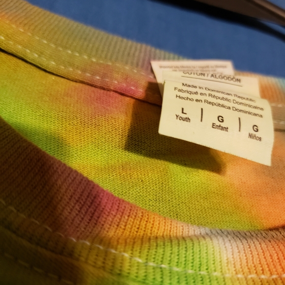 Tie dye w/ Lion - Picture 2 of 2